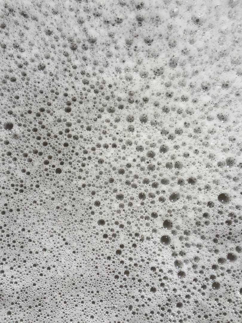 White sea foam with patterns of bubbles | Free Textures