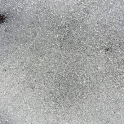 Bed of snow with distinct crystals