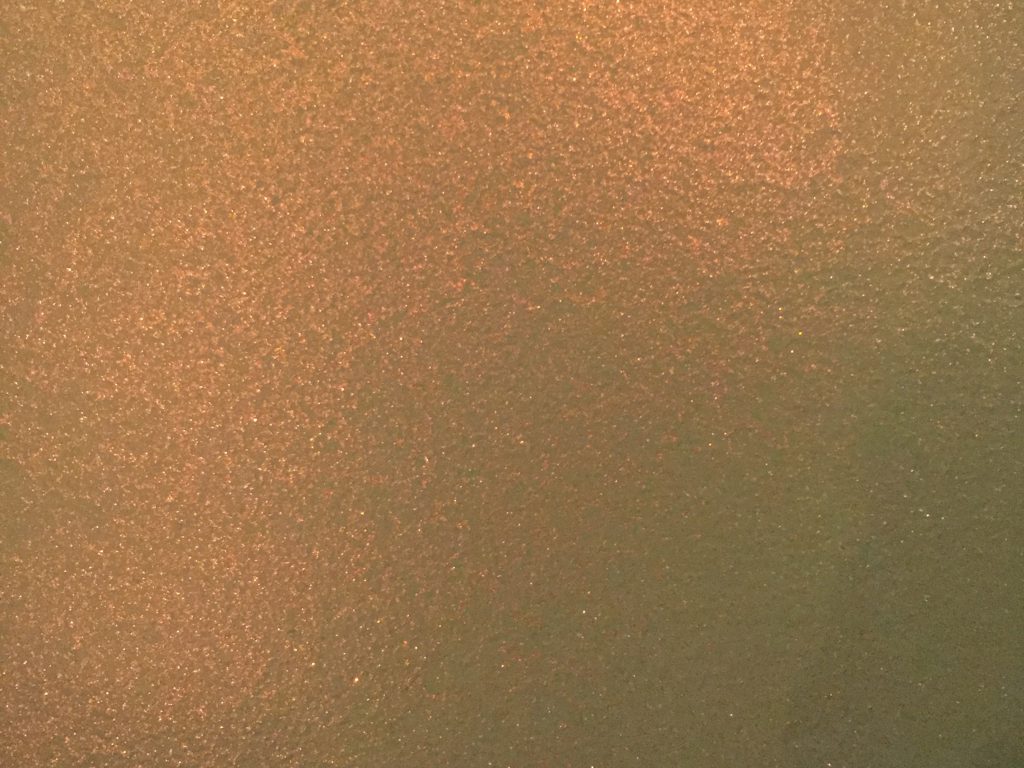 Semi-gloss paint with golden color